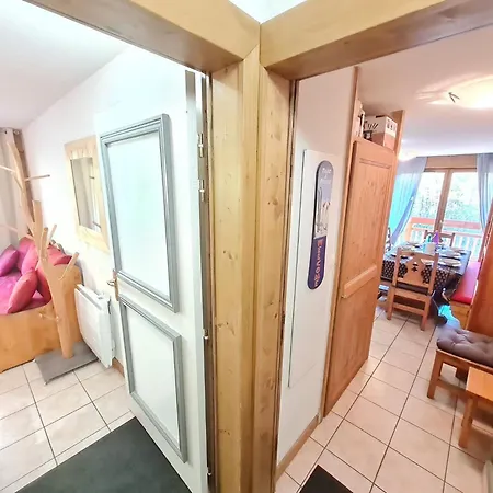 Apartment Balcons Des Pistes C By Interhome