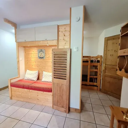 Apartment Balcons Des Pistes C By Interhome